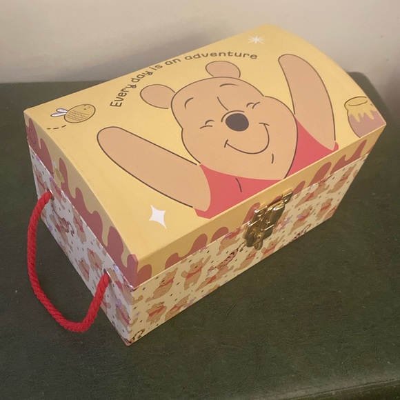 Disney Winnie the Pooh Storage Box 🍯 - Picture 1 of 10